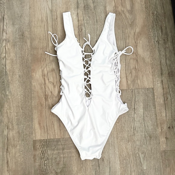 Fashion Nova white lace up one piece bikini M - Picture 1 of 6